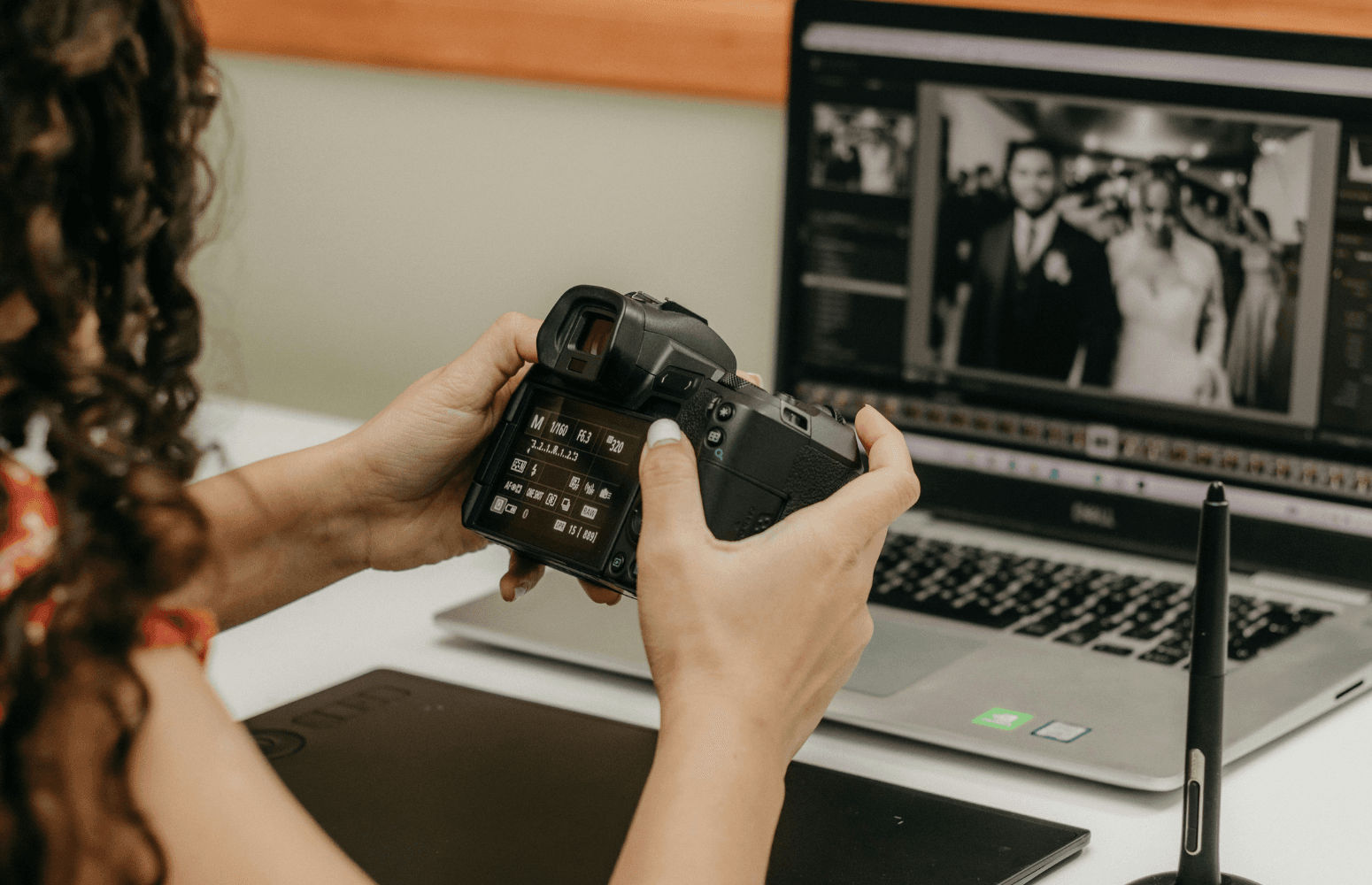 HD photo downloads: set up delivery in your Pelli galleries